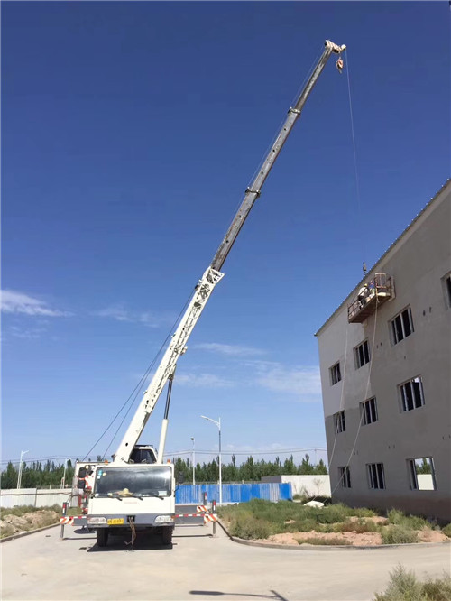 清城区“轻装强干”—— 吊车的 “轻量化臂架” 技术